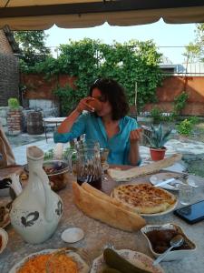 Φαγητό σε αυτός ο ξενώνας ή κάπου εκεί κοντά