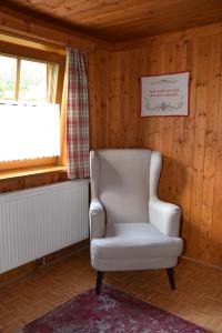 A seating area at Ferienwohnung Suntinger