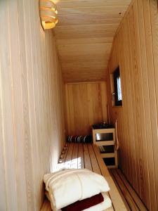 Ένα ή περισσότερα κρεβάτια σε δωμάτιο στο Villa Serena