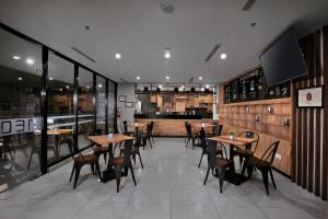 Hotel Neo Gajah Mada Pontianak by ASTON餐厅或其他用餐的地方