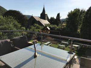 Galeriebild der Unterkunft Grapes Hotel, Bar & Restaurant Snowdonia Nr Zip World in Blaenau-Ffestiniog