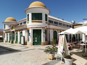 ヴィラ・レアル・デ・サント・アントニオにあるFLH Vila Real Santo António Marina Apartmentのギャラリーの写真