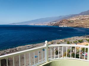 Vue générale sur la mer ou vue sur la mer prise depuis l'appartement