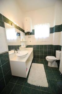Fotografia z galérie ubytovania Three-Bedroom Apartment in Ljubac, Zadar I v destinácii Krneša