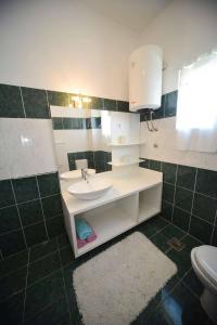 Fotografia z galérie ubytovania Three-Bedroom Apartment in Ljubac, Zadar I v destinácii Krneša