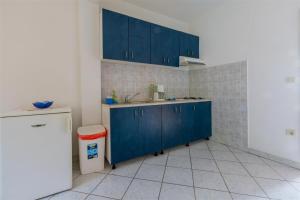 O bucătărie sau chicinetă la Two-Bedroom Apartment in Crikvenica XXVIII