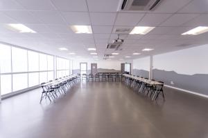 Konferenční prostory v ubytování Kyriad Clermont-Ferrand-Sud - La Pardieu + 37 fotografií