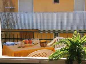 A seating area at Glicini