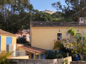 صورة لـ Maison de pêcheur à Porquerolles في بوركيرول