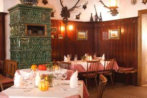 Restorāns vai citas vietas, kur ieturēt maltīti, naktsmītnē Gasthof zum Hirschen