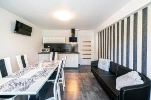 Kuchyňa alebo kuchynka v ubytovaní Apartament Glamour