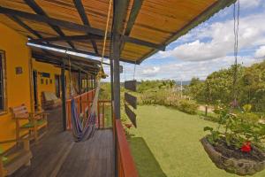 Hotel Alto de los Andaquies外面的花园