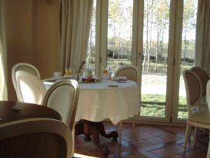 Fotografia z galérie ubytovania Hotel Santa Coloma del Camino v destinácii Olmillos de Sasamón