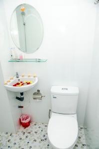 Phòng tắm tại H Best Hostel Cafe SaiGon