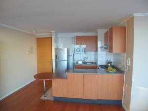 Virtuve vai virtuves zona naktsmītnē Alluring View at Valparaiso departamento