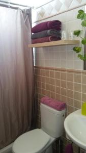A bathroom at Hostal Sant Roc