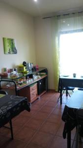 A kitchen or kitchenette at Hostal Sant Roc
