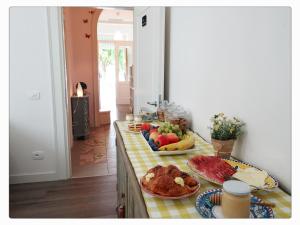 Jedlo v ubytovaní bed & breakfast alebo blízkom okolí