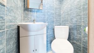 Kúpeľňa v ubytovaní Concha Beach Apartment - SSHousing + 24 fotografií