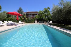 Bazén v ubytování Holiday Homes in Porec - Istrien 10234 nebo v jeho okolí