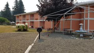 Een tuin van Dew Drop Inn