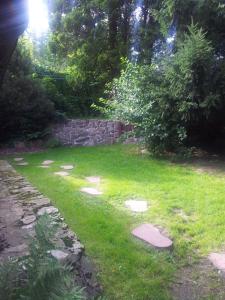 Vonkajšia záhrada v ubytovaní Apartament w Górach