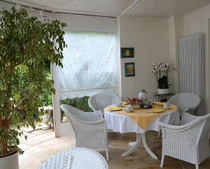 Posezení v ubytování Hotel Ebnet Garni