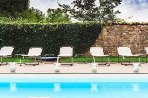Bazén v ubytování B&B a Ca' Minore Franciacorta nebo v jeho okolí