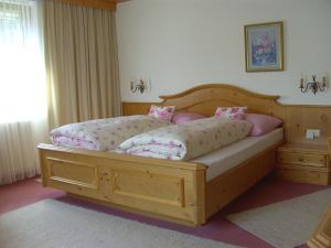 Łóżko lub łóżka w pokoju w obiekcie Landhaus Doris