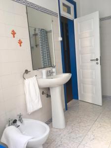 Koupelna v ubytování Aveiro Train Guesthouse