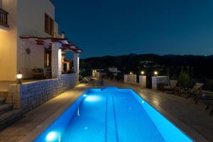Bazén v ubytovaní Ageri Traditional Villa alebo v jeho blízkosti