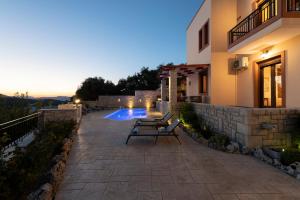 Bazén v ubytovaní Ageri Traditional Villa alebo v jeho blízkosti