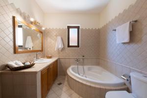 Kúpeľňa v ubytovaní Ageri Traditional Villa