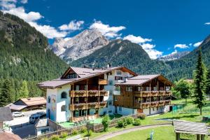 Fotografie z fotogalerie ubytování Hotel Alpe v destinaci Canazei