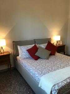 Posteľ alebo postele v izbe v ubytovaní Cozy Apartment Sabrina
