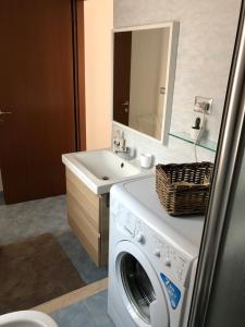 Fotografie z fotogalerie ubytování 21House - Appartamento 1 v destinaci Busto Arsizio