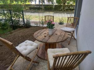 Gallery image of Chic apart terrace garden parking in Cergy