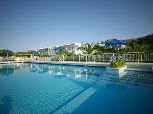 Bazén v ubytování Kouros Seasight Hotel nebo v jeho okolí