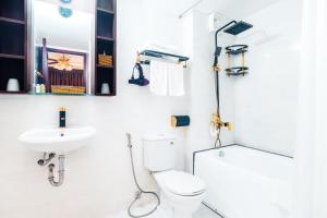 Phòng tắm tại AVA Hotel & Apartment