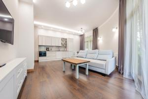 Kuchyňa alebo kuchynka v ubytovaní Apartamenty Cypel Helski
