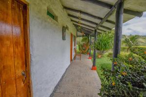 Hotel Alto de los Andaquies外面的花园