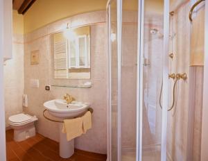 A bathroom at B&B Puccini