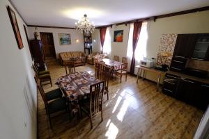 Kuchyň nebo kuchyňský kout v ubytování LAILA Guest House