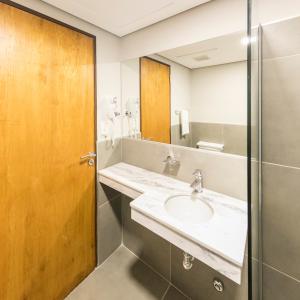 Bathroom sa Asuncion Rent Suites Centro