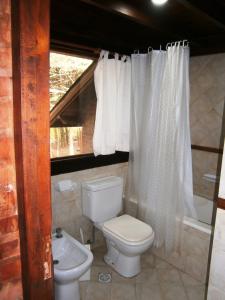 Ένα μπάνιο στο Cabañas Casa Loló
