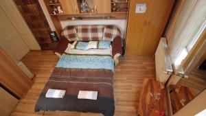 Cama o camas de una habitación en Huge Comfortable Fully Equipped HOME in Old Town