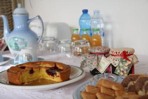 Jedlo v ubytovaní bed & breakfast alebo blízkom okolí