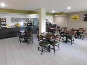 Gallery image of Days Inn by Wyndham West Des Moines - Clive in Clive