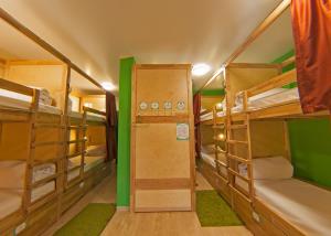 Palanda nebo palandy na pokoji v ubytování Dream Hostel Odessa