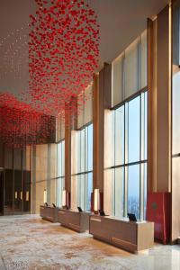 A seating area at Hyatt Regency Shanghai Jiading
